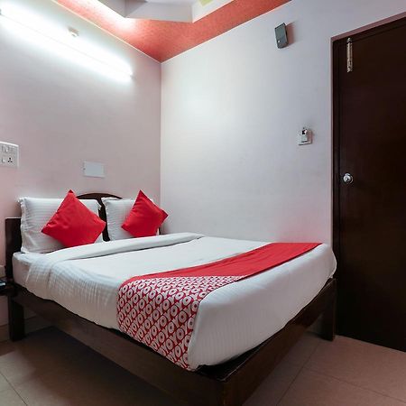 Oyo 10711 Hotel Nsnr Residency Visakhapatnam Buitenkant foto
