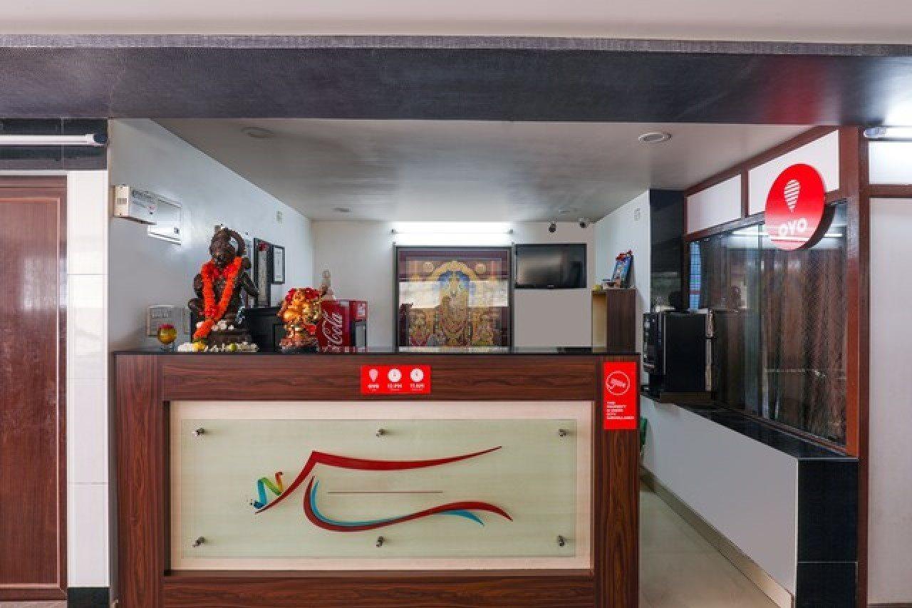 Oyo 10711 Hotel Nsnr Residency Visakhapatnam Buitenkant foto