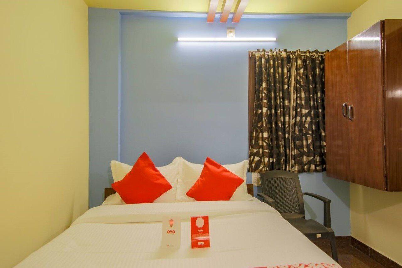 Oyo 10711 Hotel Nsnr Residency Visakhapatnam Buitenkant foto