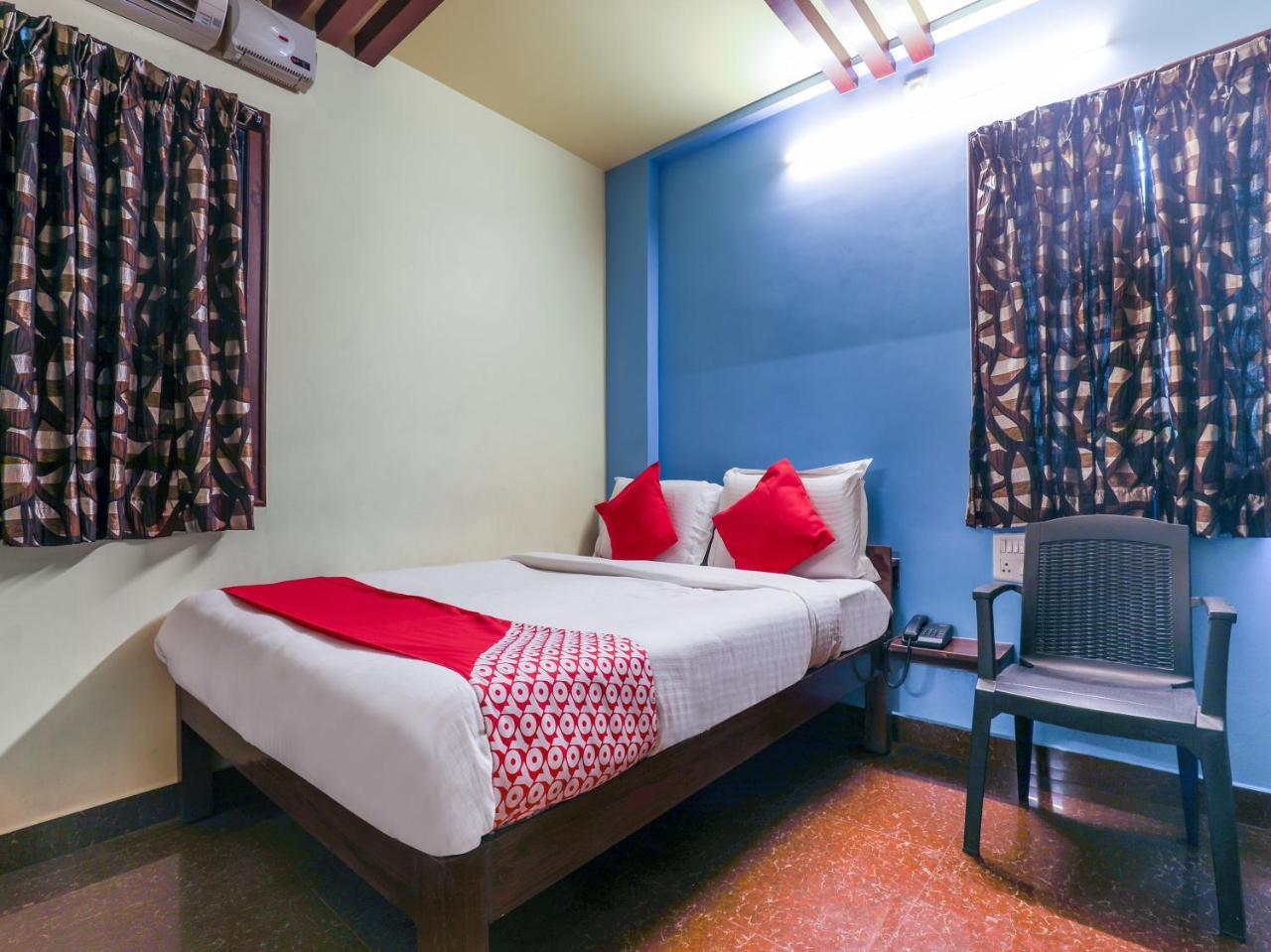 Oyo 10711 Hotel Nsnr Residency Visakhapatnam Buitenkant foto