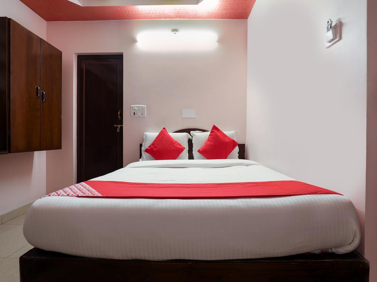 Oyo 10711 Hotel Nsnr Residency Visakhapatnam Buitenkant foto