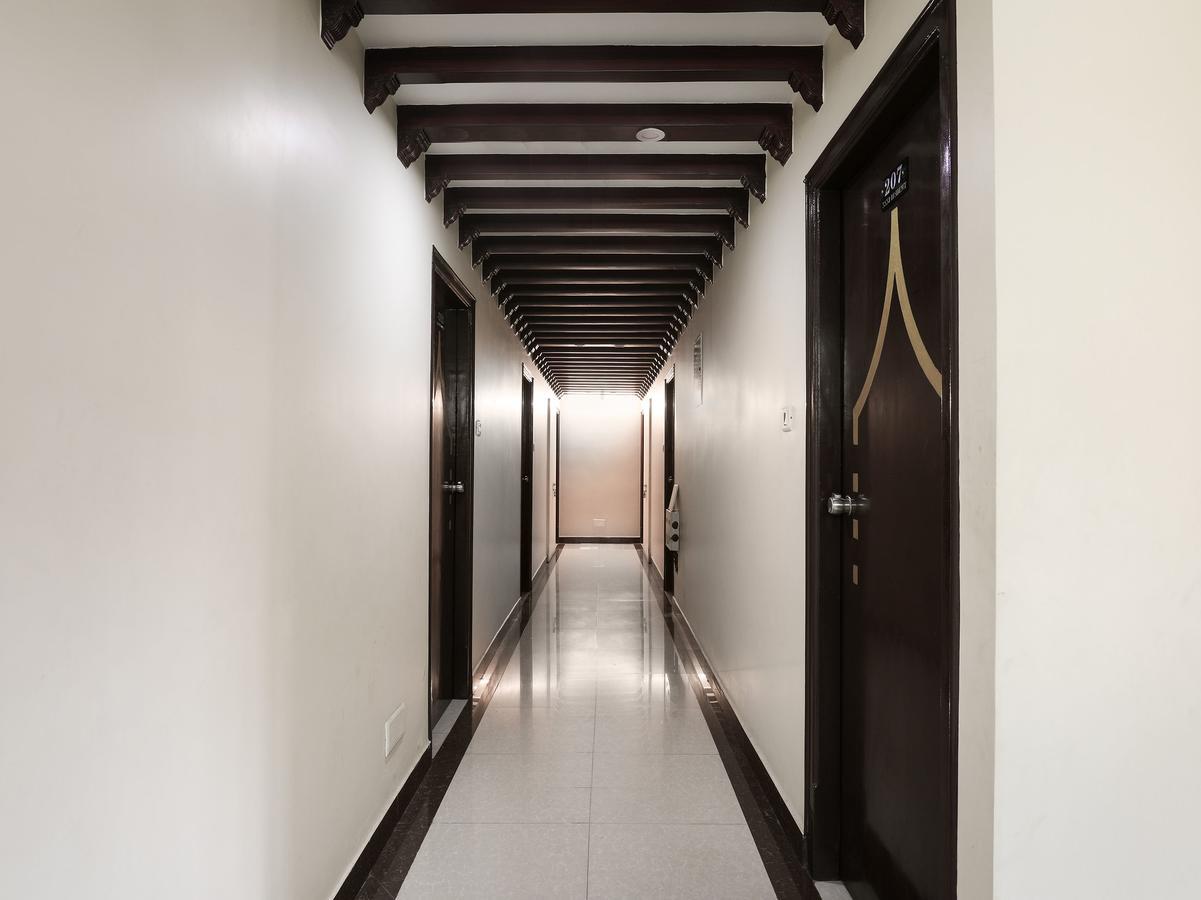 Oyo 10711 Hotel Nsnr Residency Visakhapatnam Buitenkant foto